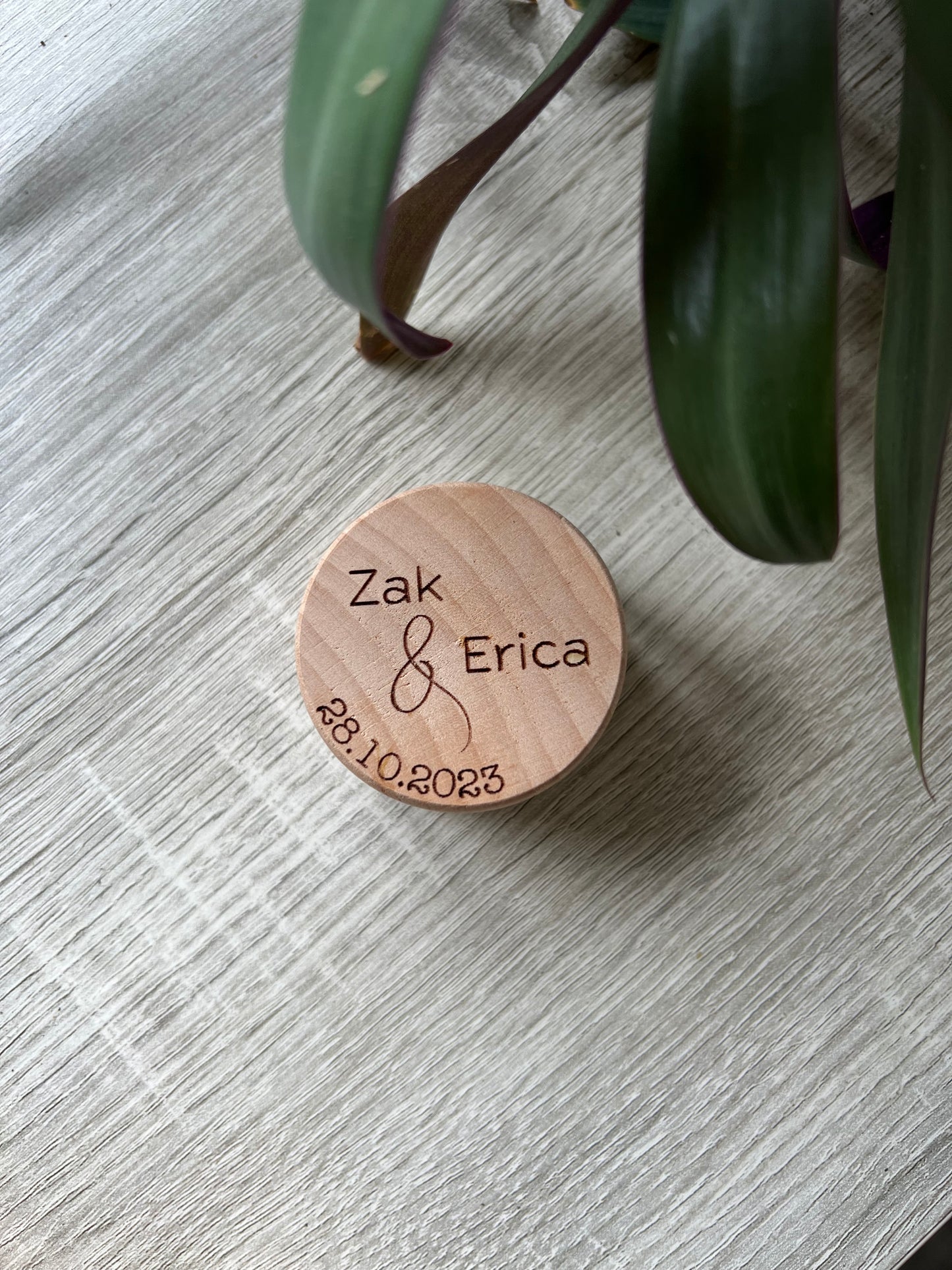 Couples ring box - Names