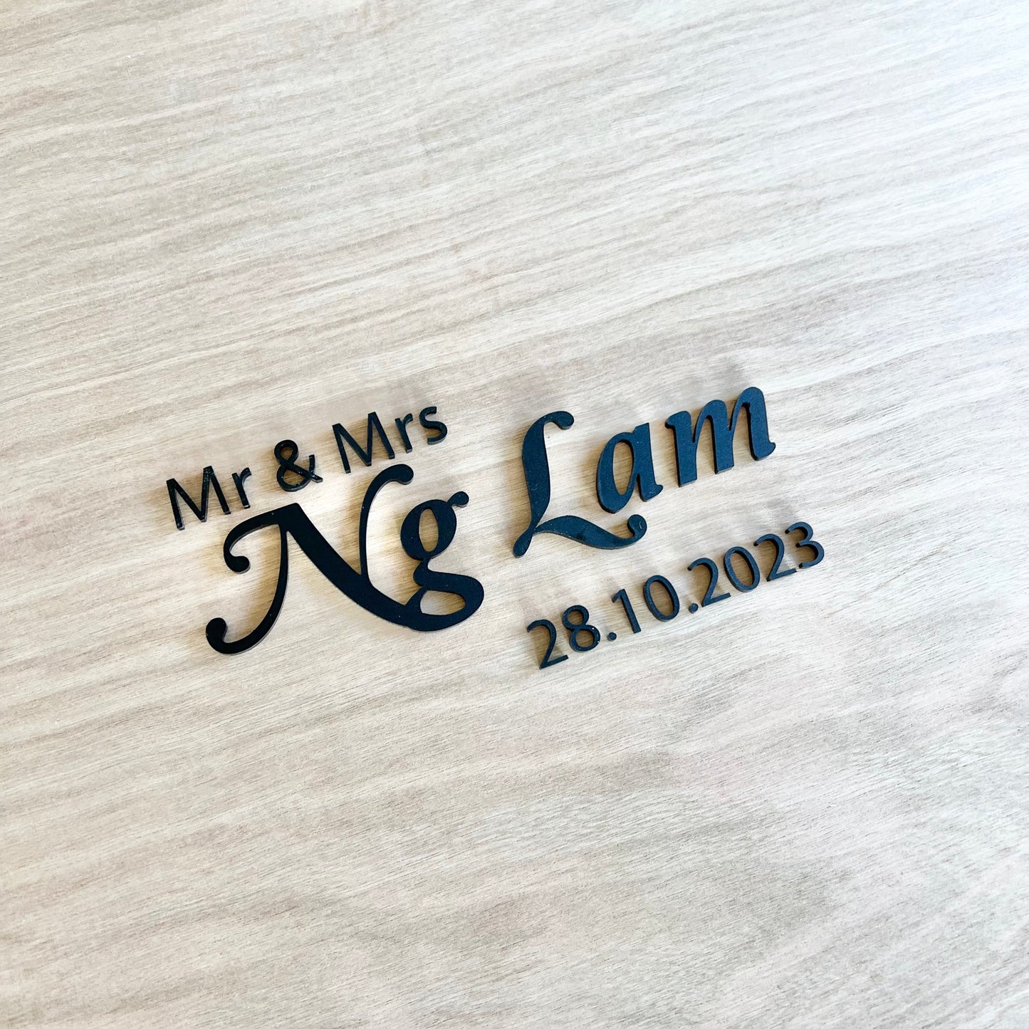 Guest book signing board in wood - with acrylic