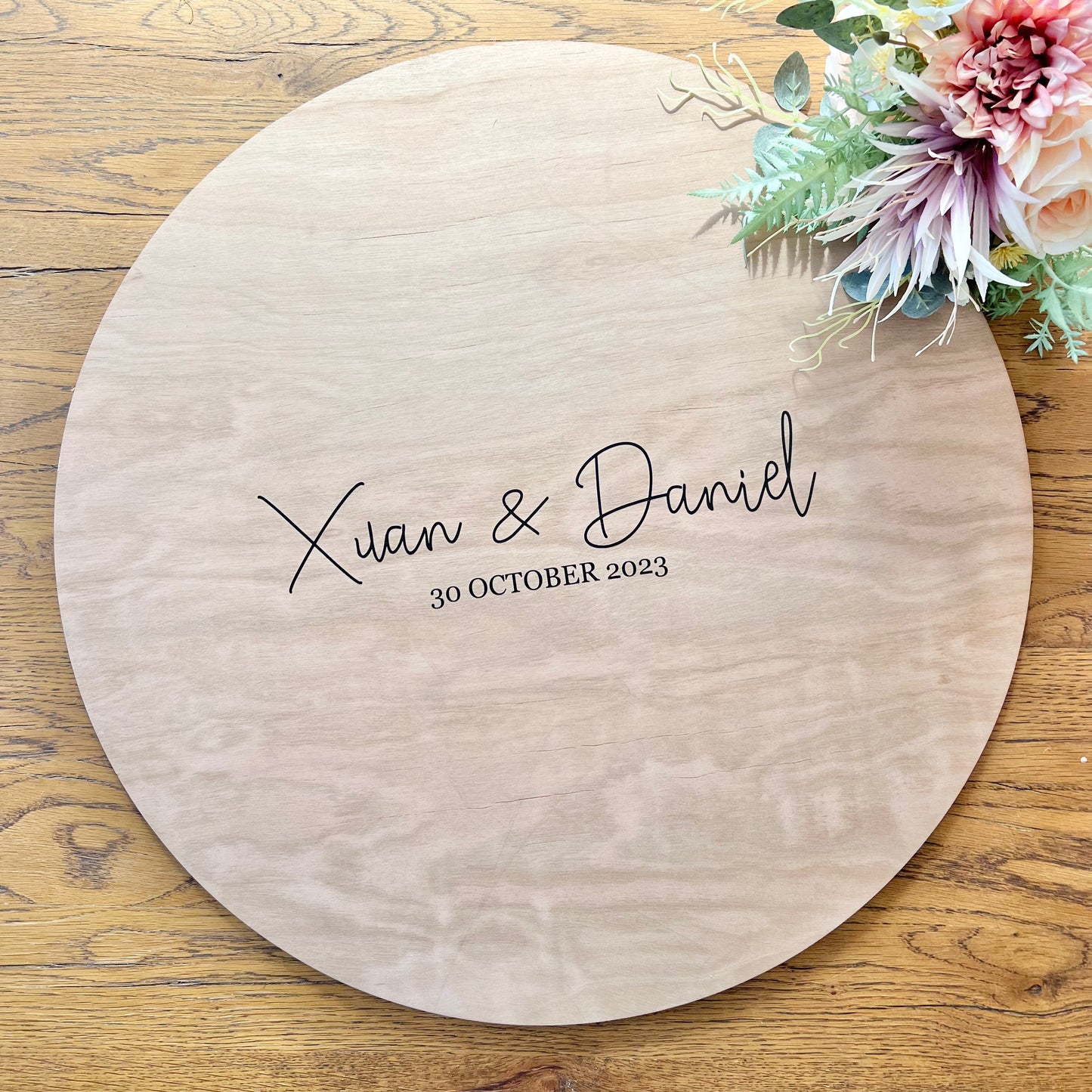 Guest book signing board in wood - with decal