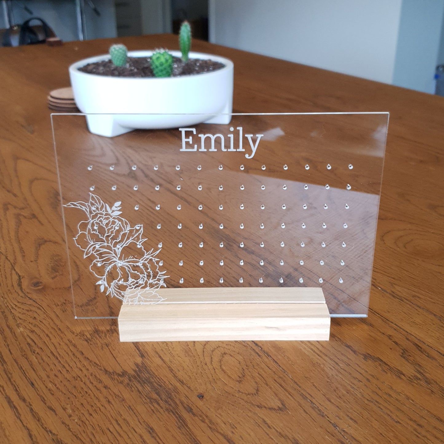 The Sammie earring holder