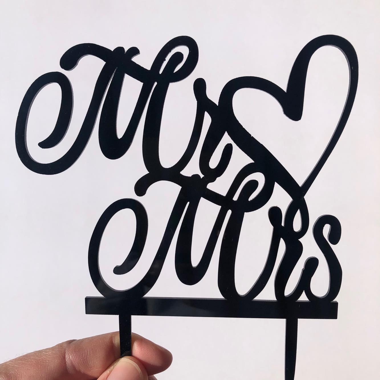 Mr & Mrs heart - Younique Collective