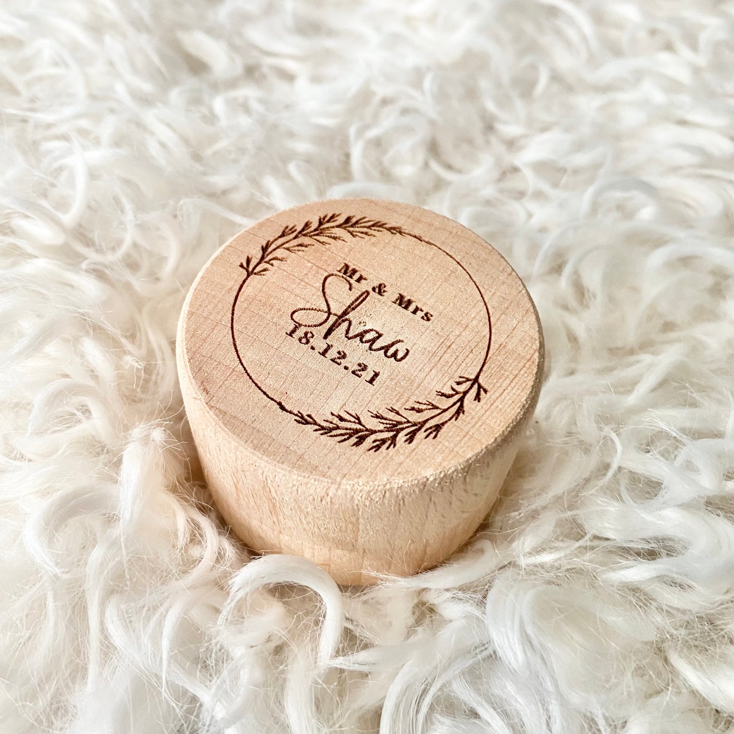 Couple ring box - Surname wreath