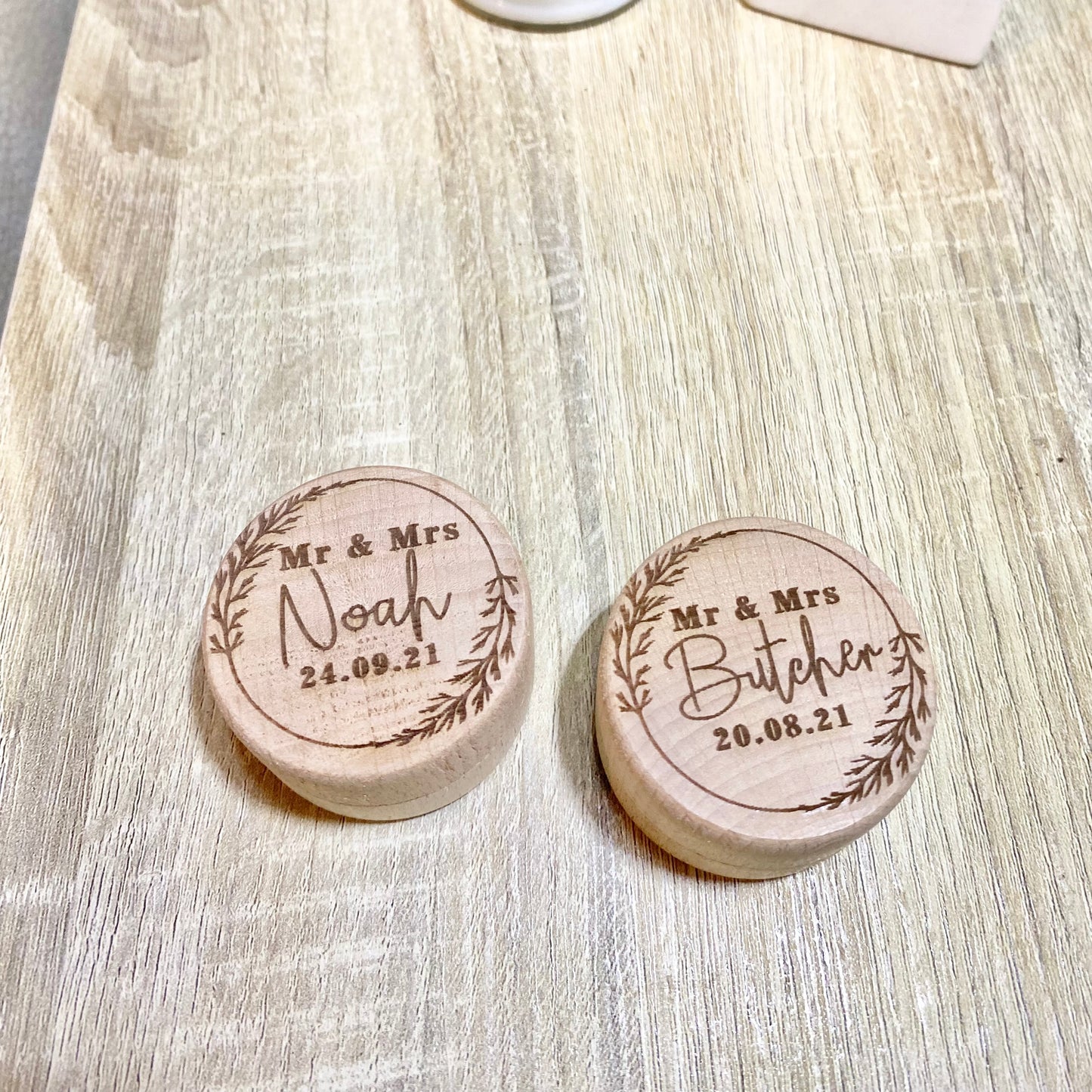 Couple ring box - Surname wreath
