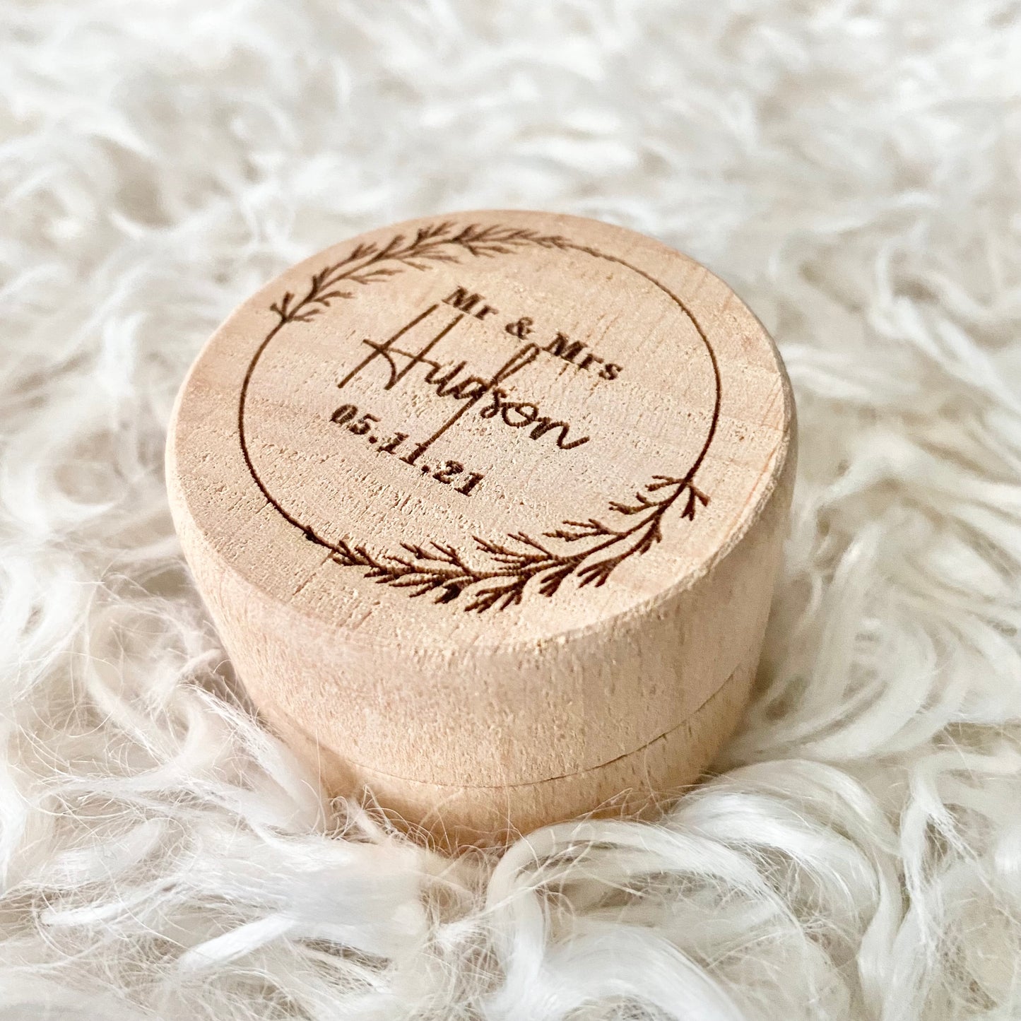 Couple ring box - Surname wreath