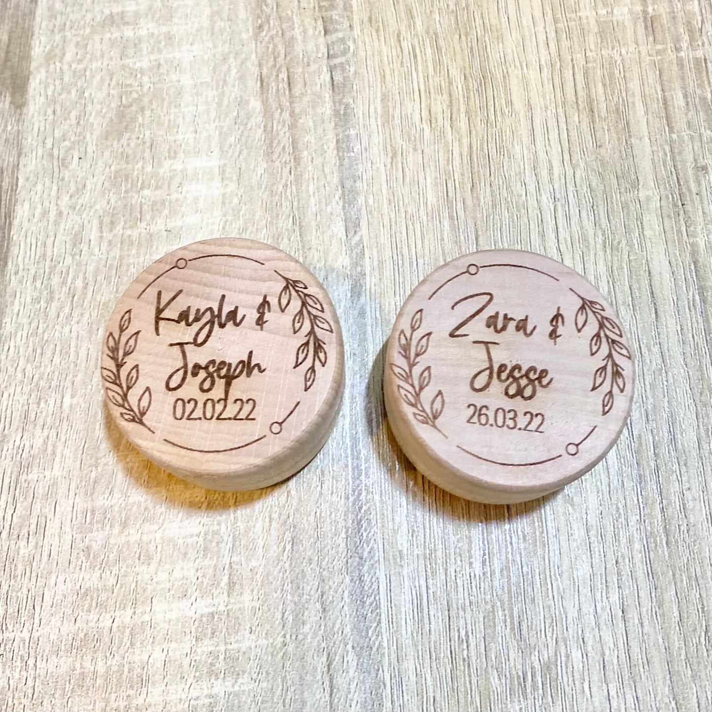 Couple ring box - wreath with names