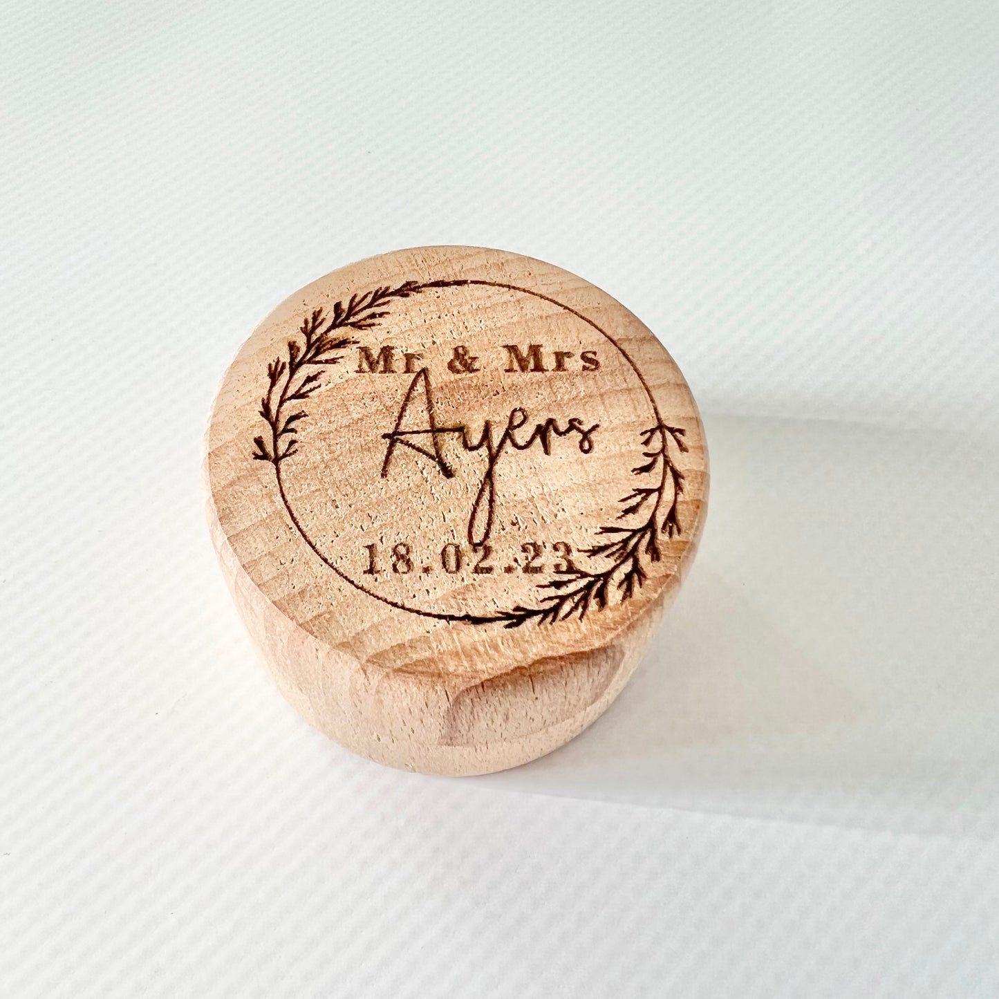 Couple ring box - Surname wreath