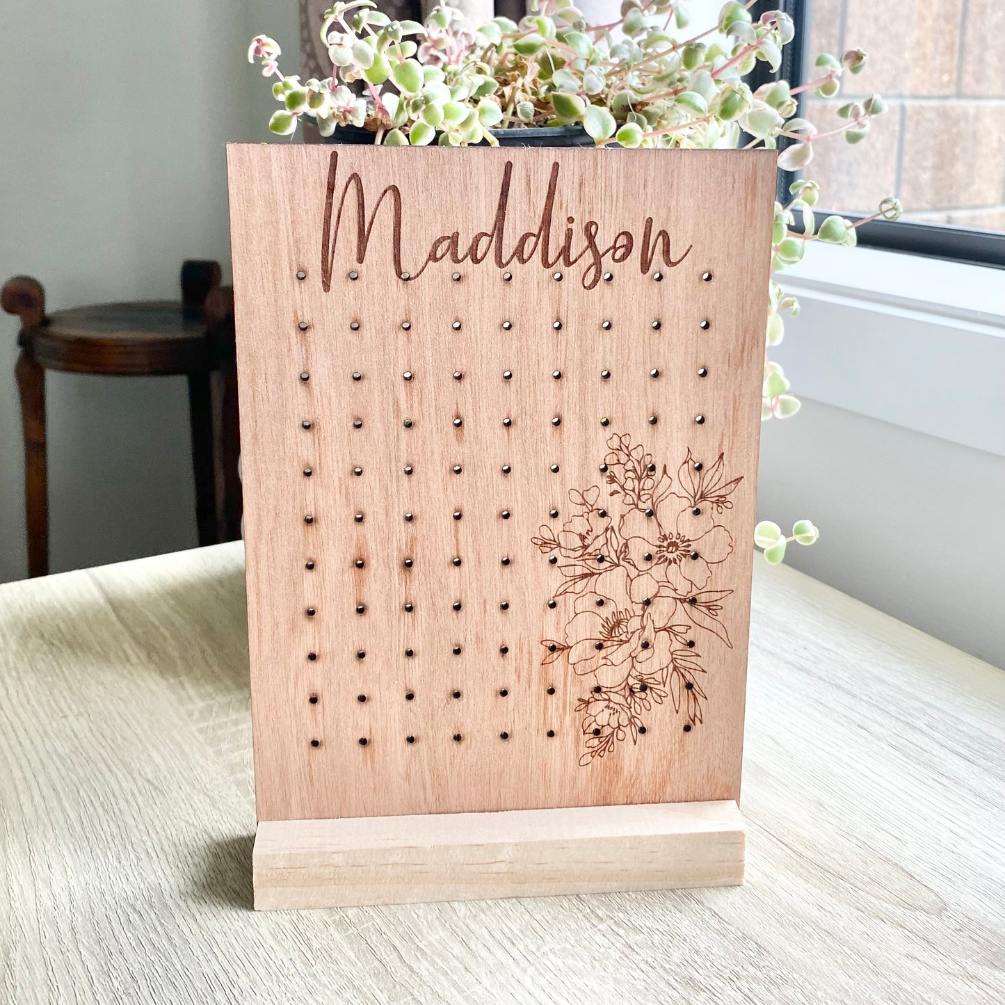 The Jane earring holder