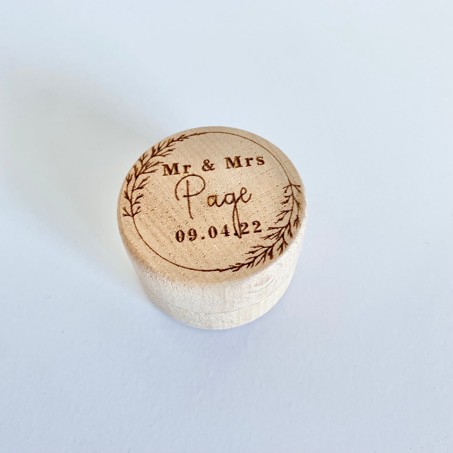 Couple ring box - Surname wreath