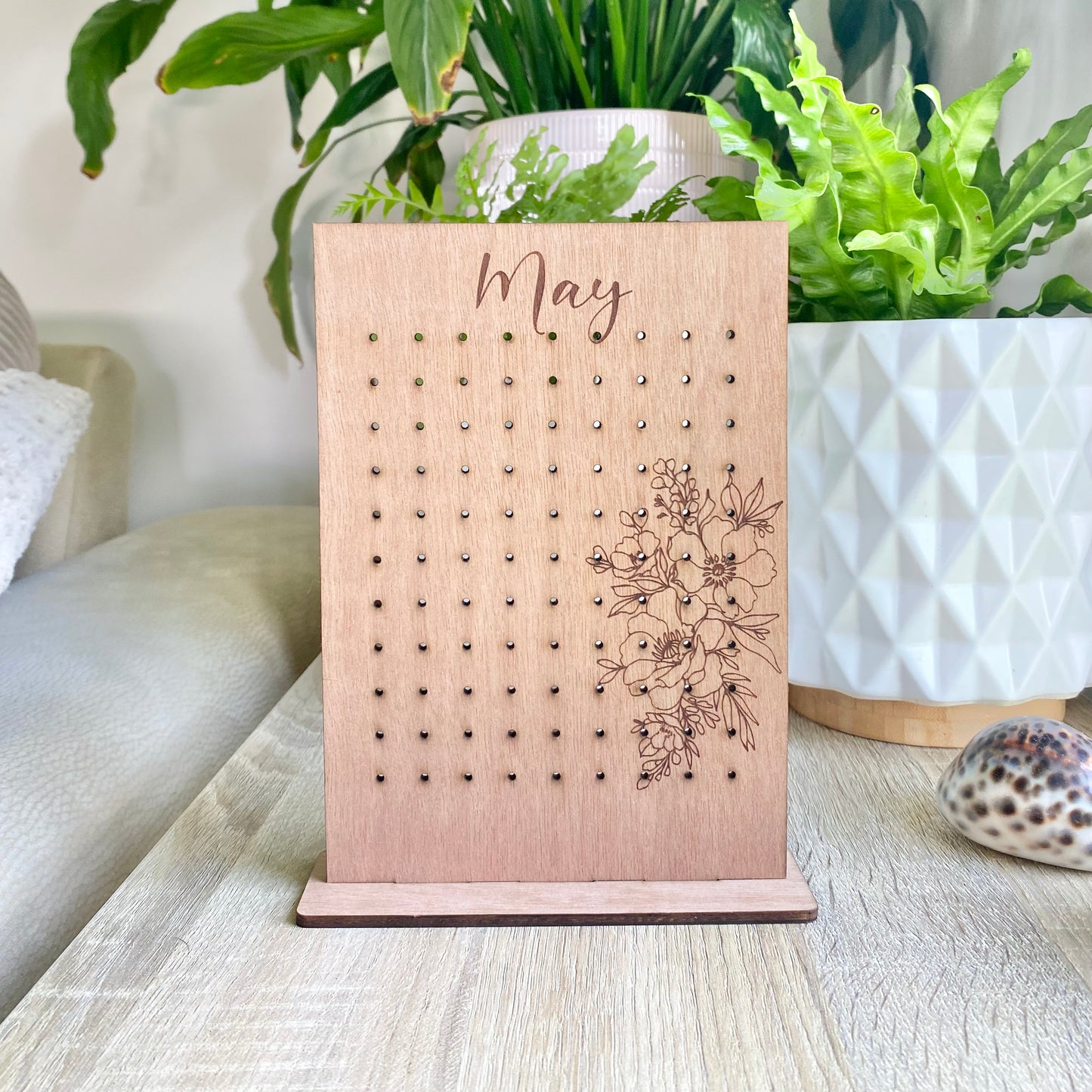 The Jane earring holder