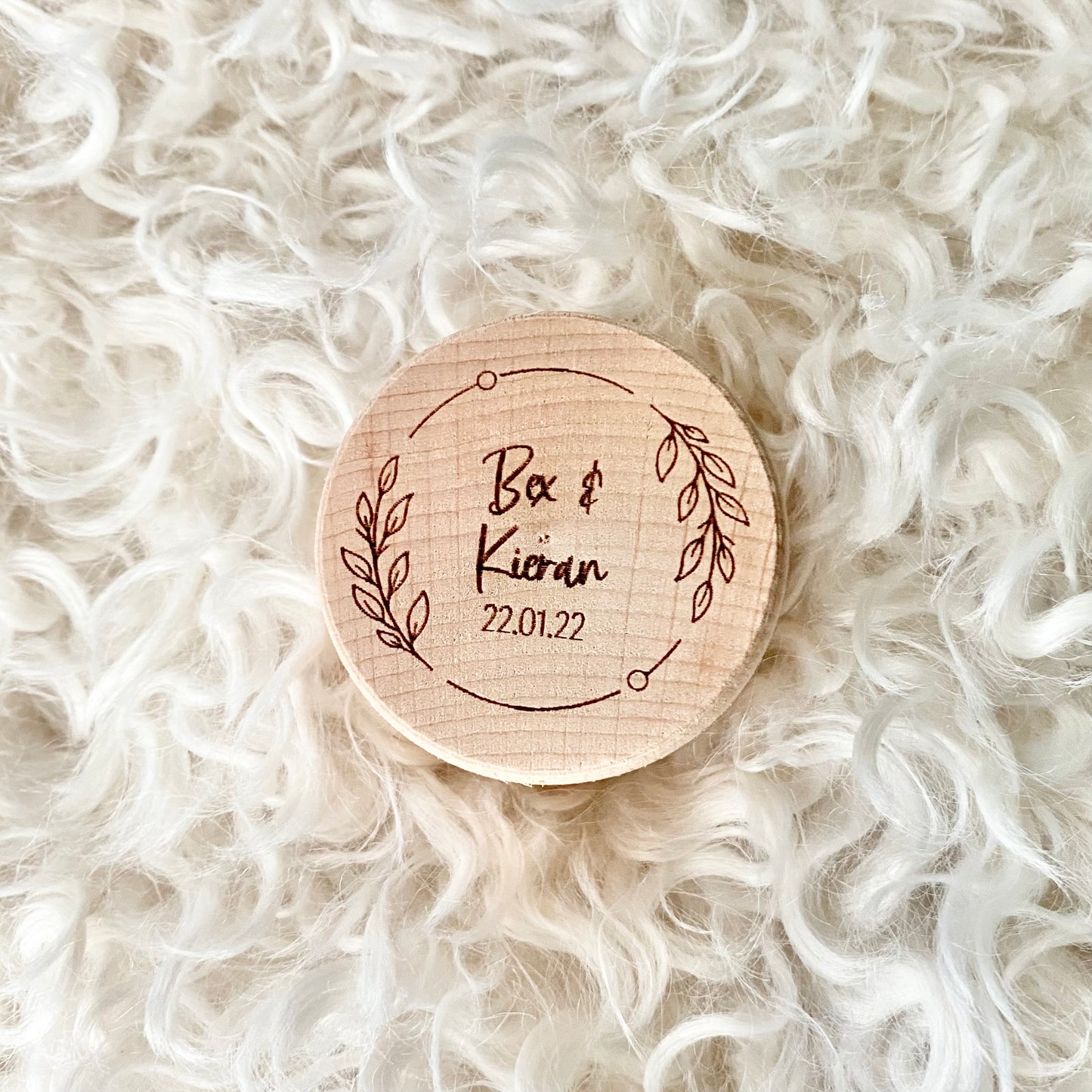 Couple ring box - wreath with names