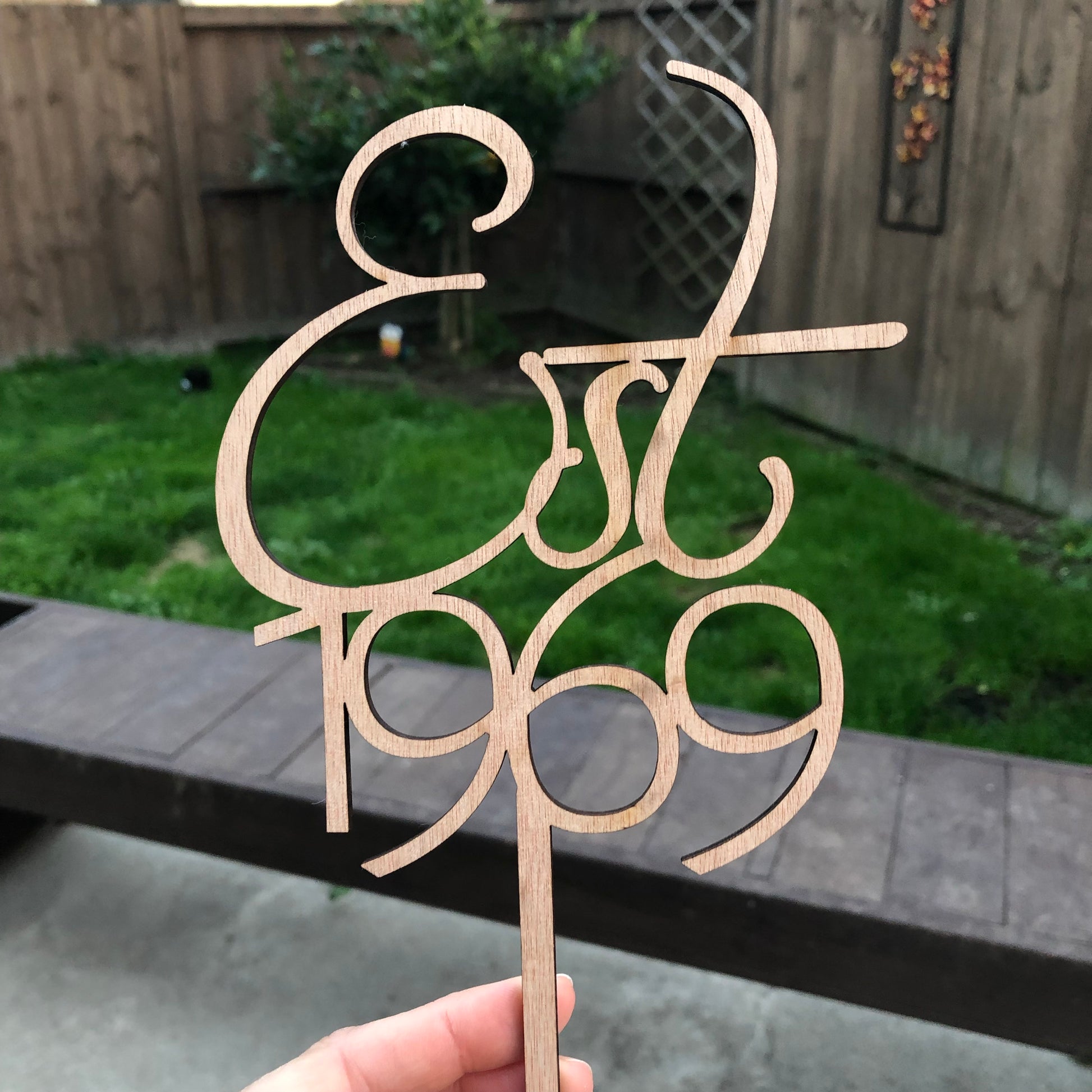 Est topper - Younique Collective