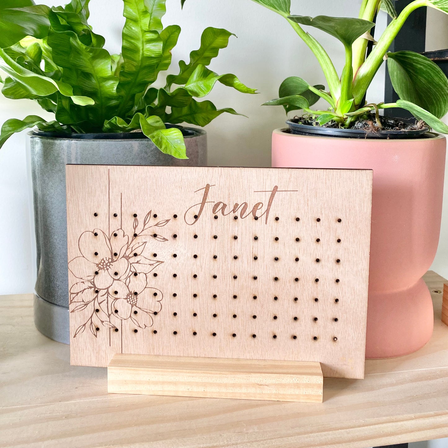 The Sammie earring holder