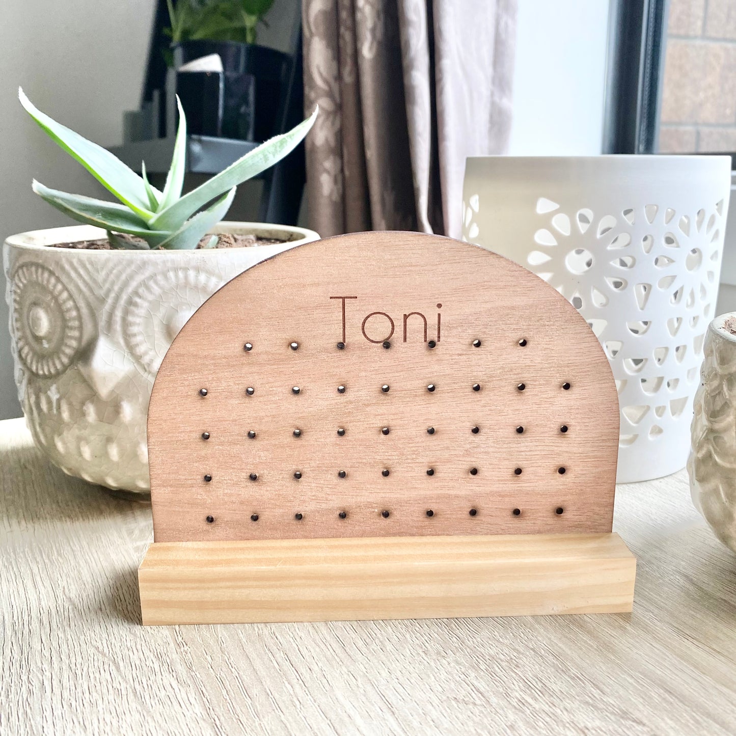 The Toni mini earring holder