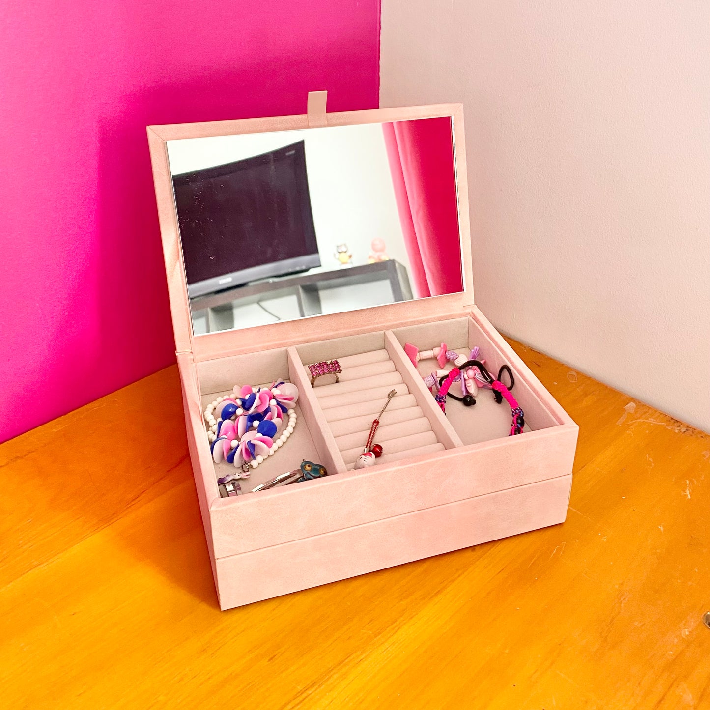 Jewellery box with engraved name