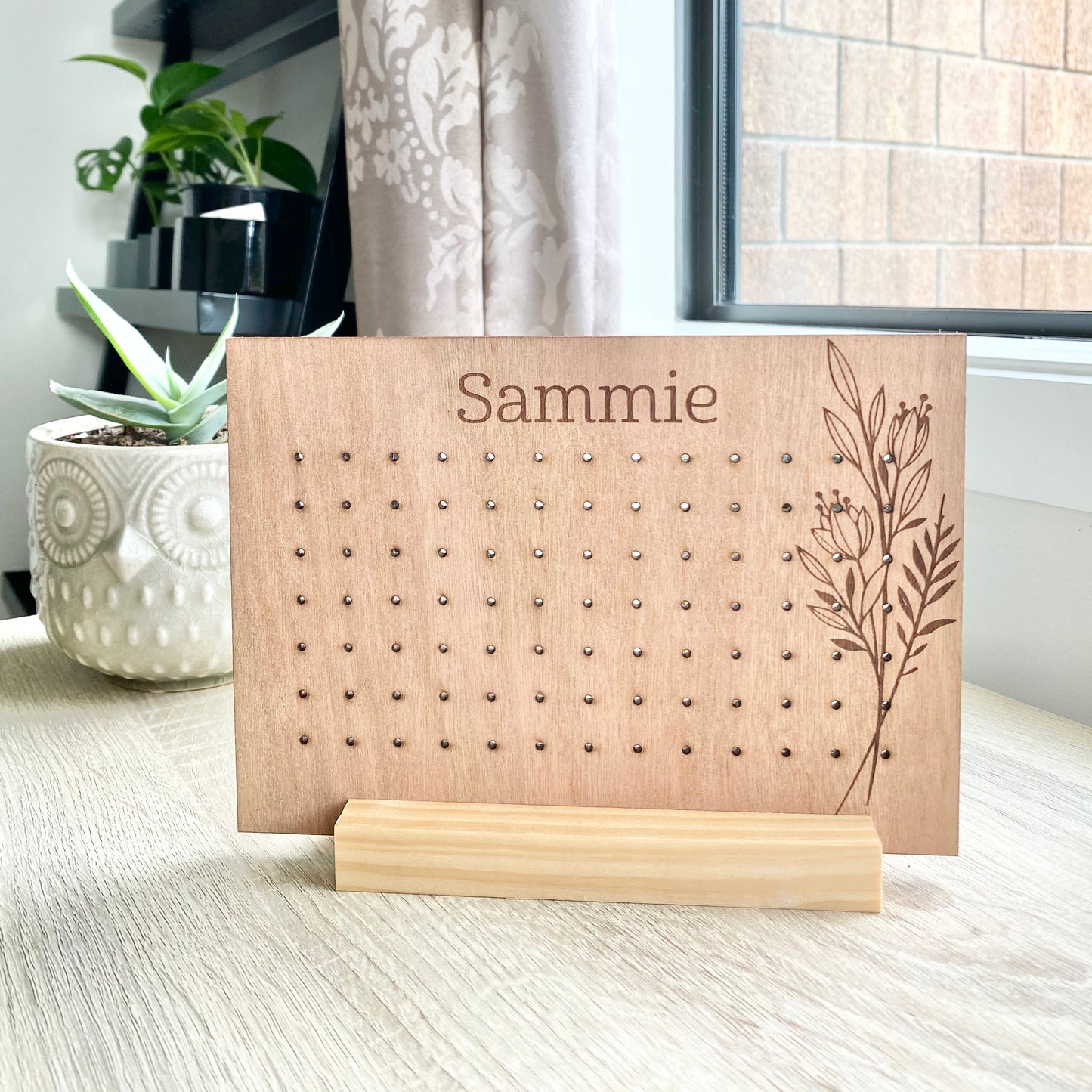 The Sammie earring holder