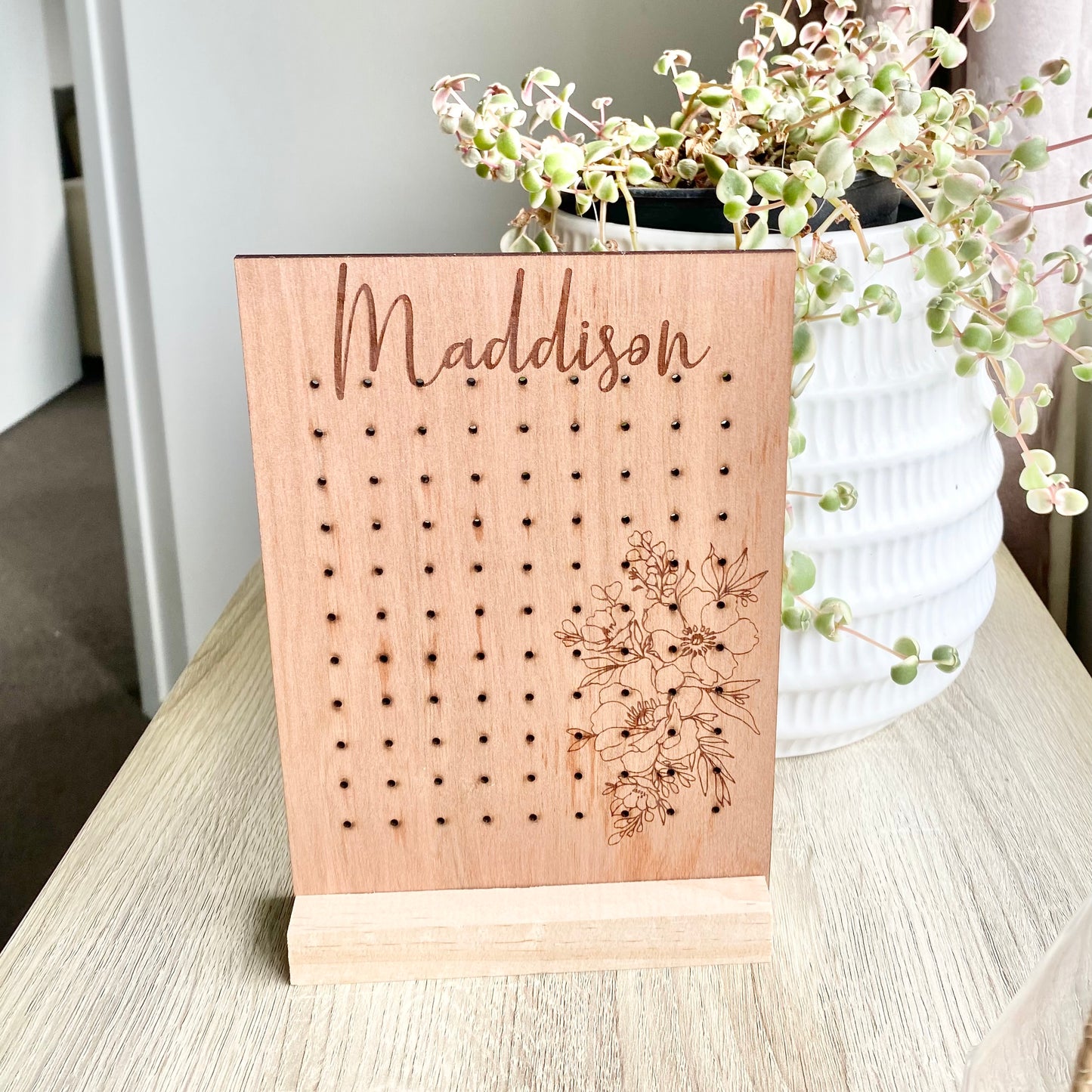 The Jane earring holder