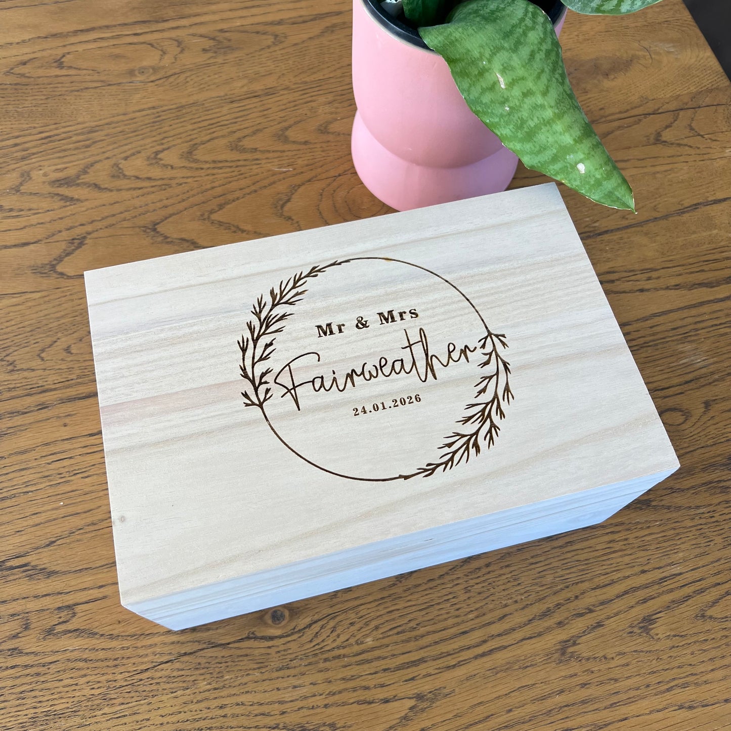 Surname wreath keepsake box