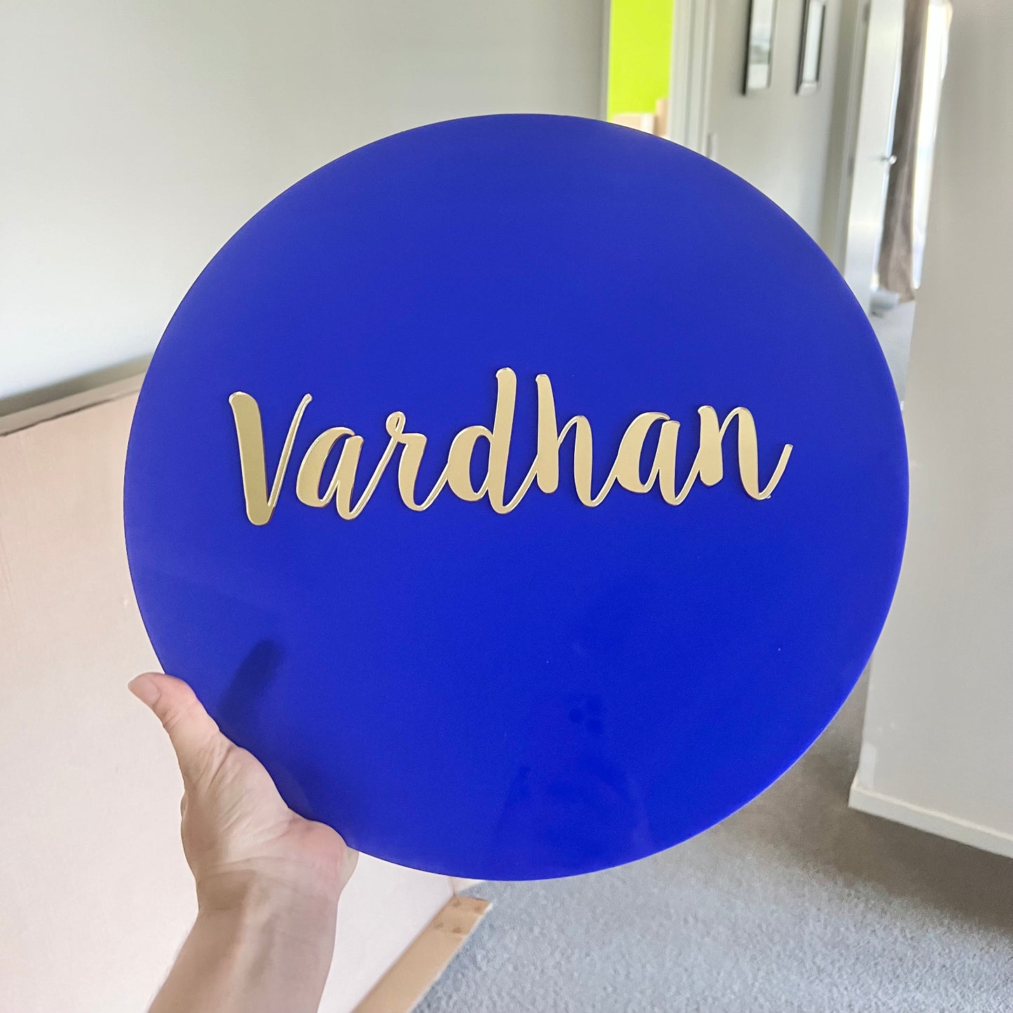 Round name plaque in acrylic 400mm