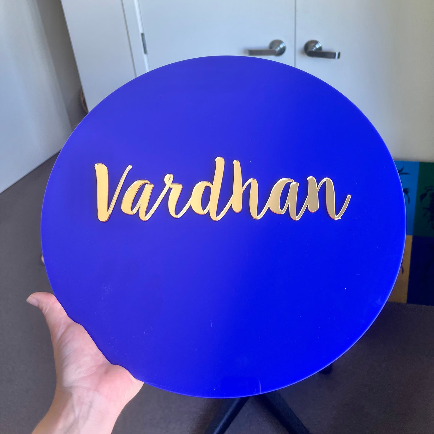 Round name plaque in acrylic 400mm