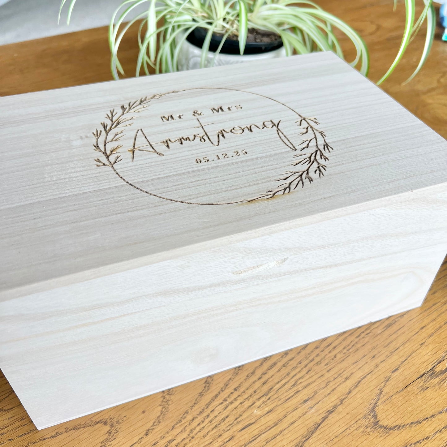 Surname wreath keepsake box