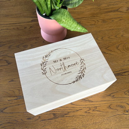 Surname wreath keepsake box