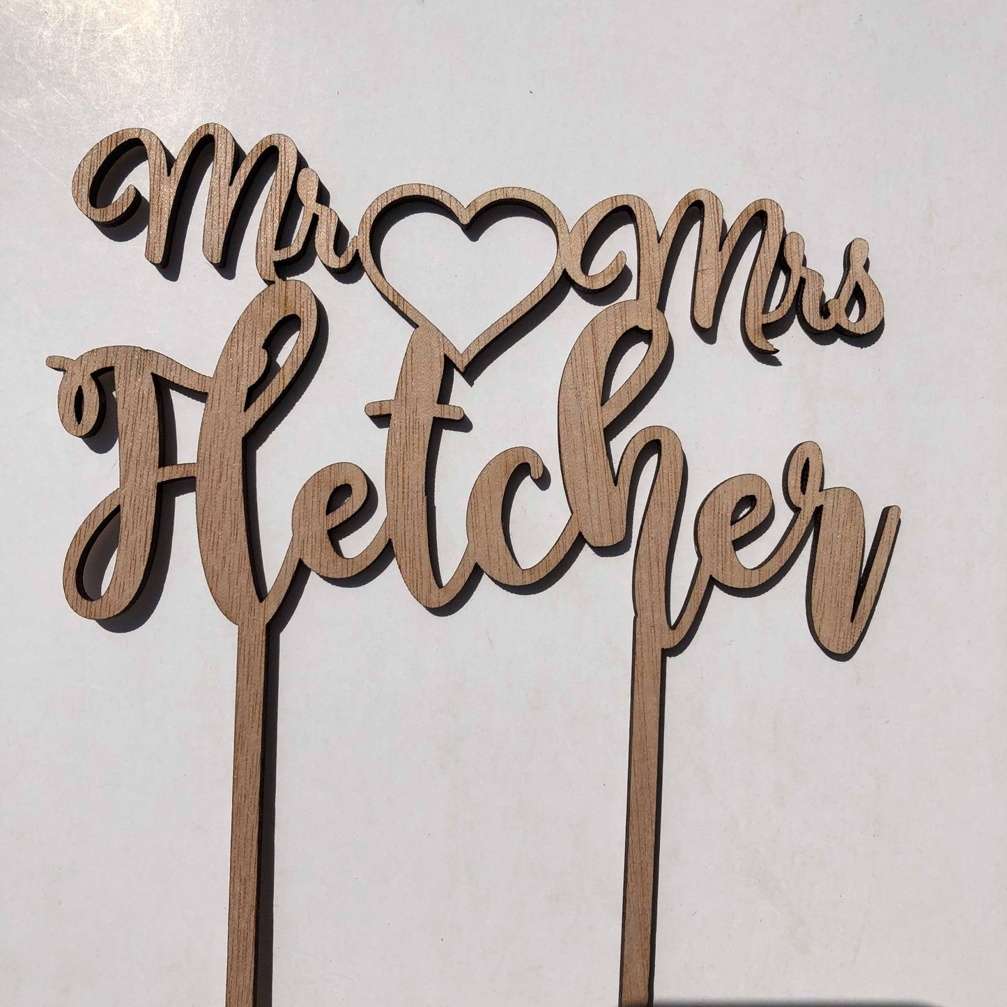 Script surname with heart topper - Younique Collective