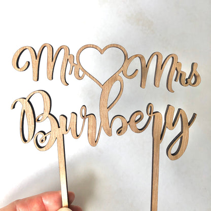 Script surname with heart topper - Younique Collective
