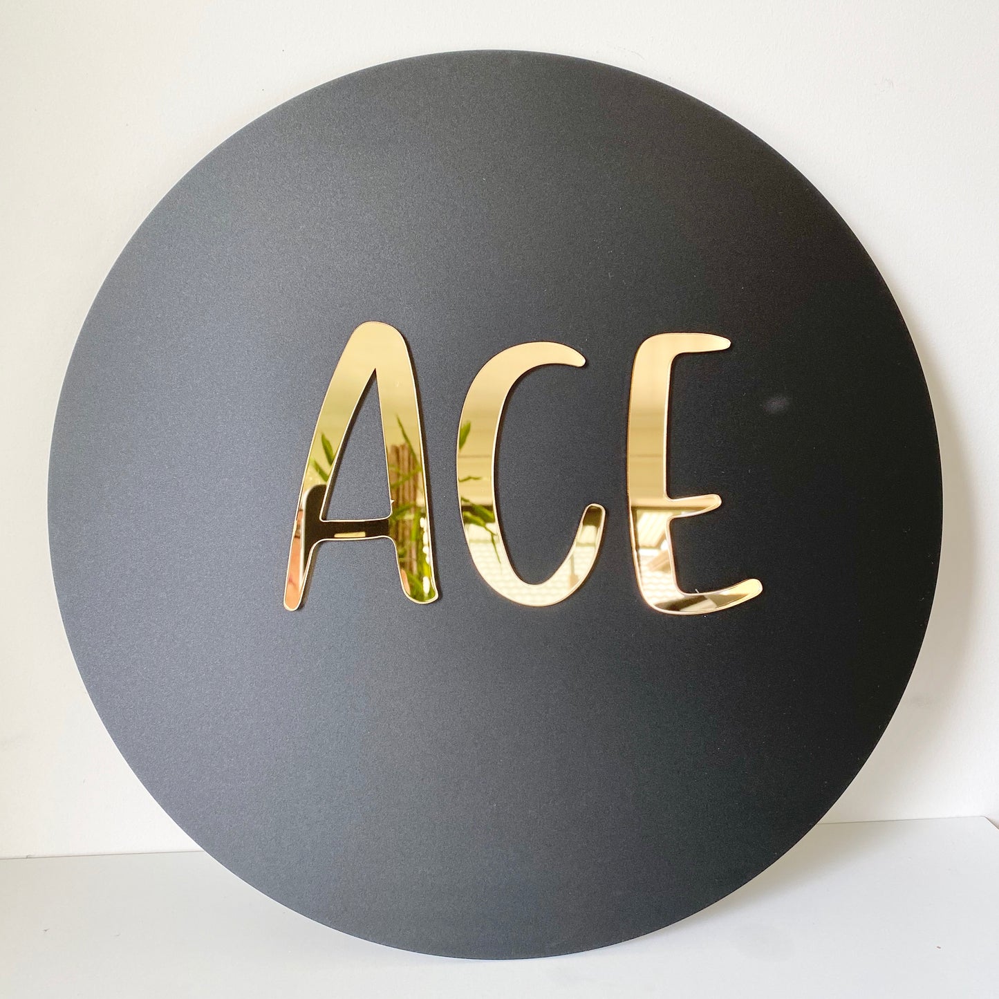 Round name plaque in acrylic 400mm